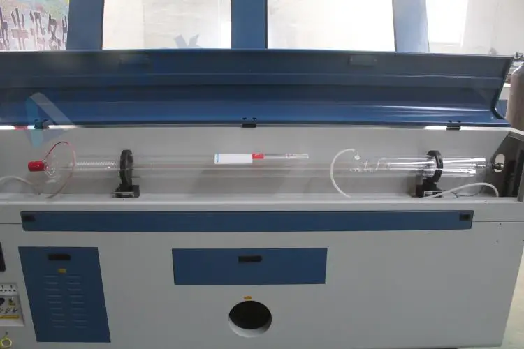 laser cutting machine