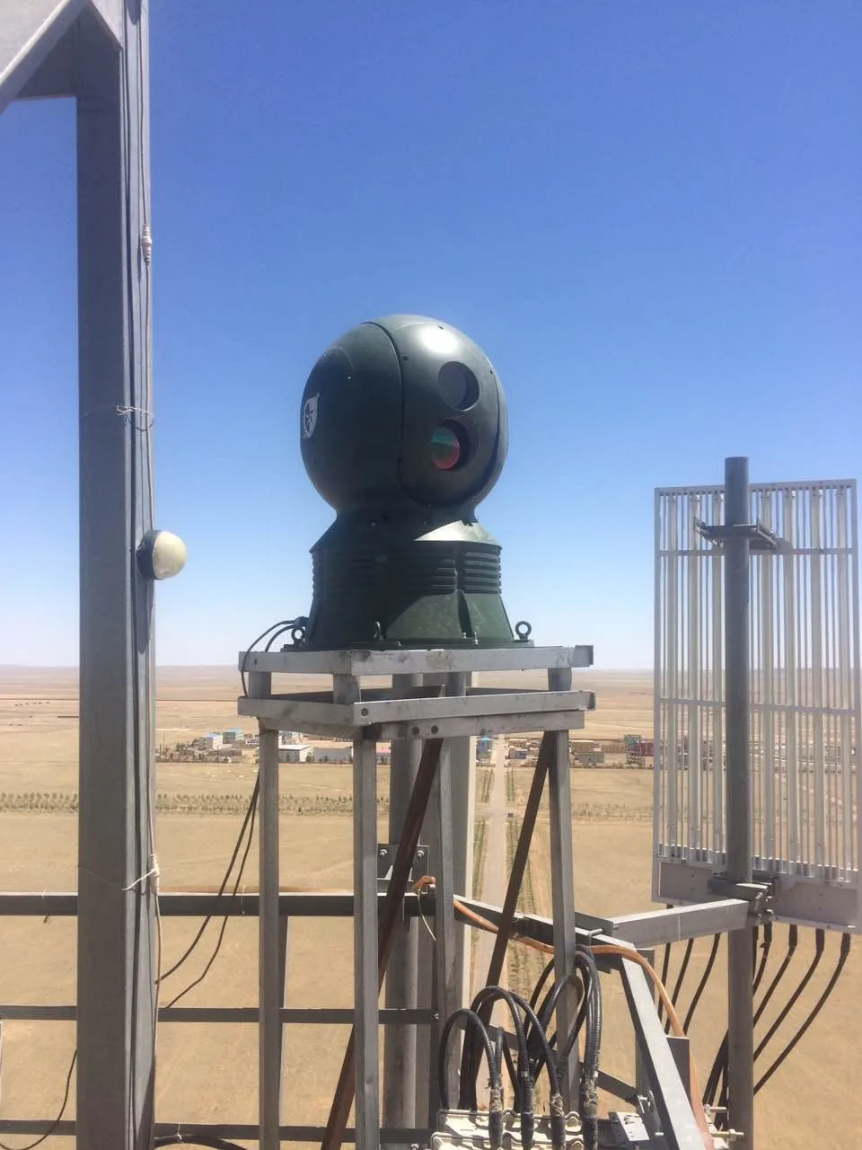 Military Grade Ir Thermal Surveillance Camera With Gyro Stabilized