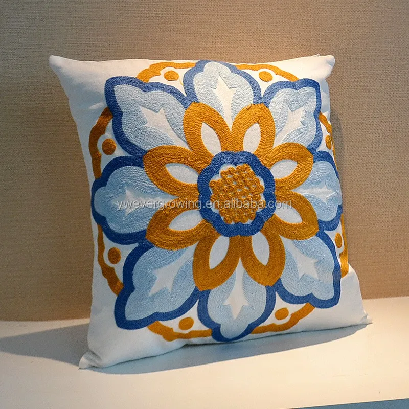 China Pillow Manufacturer Embroidery Flower Pattern Square Pillow Cover