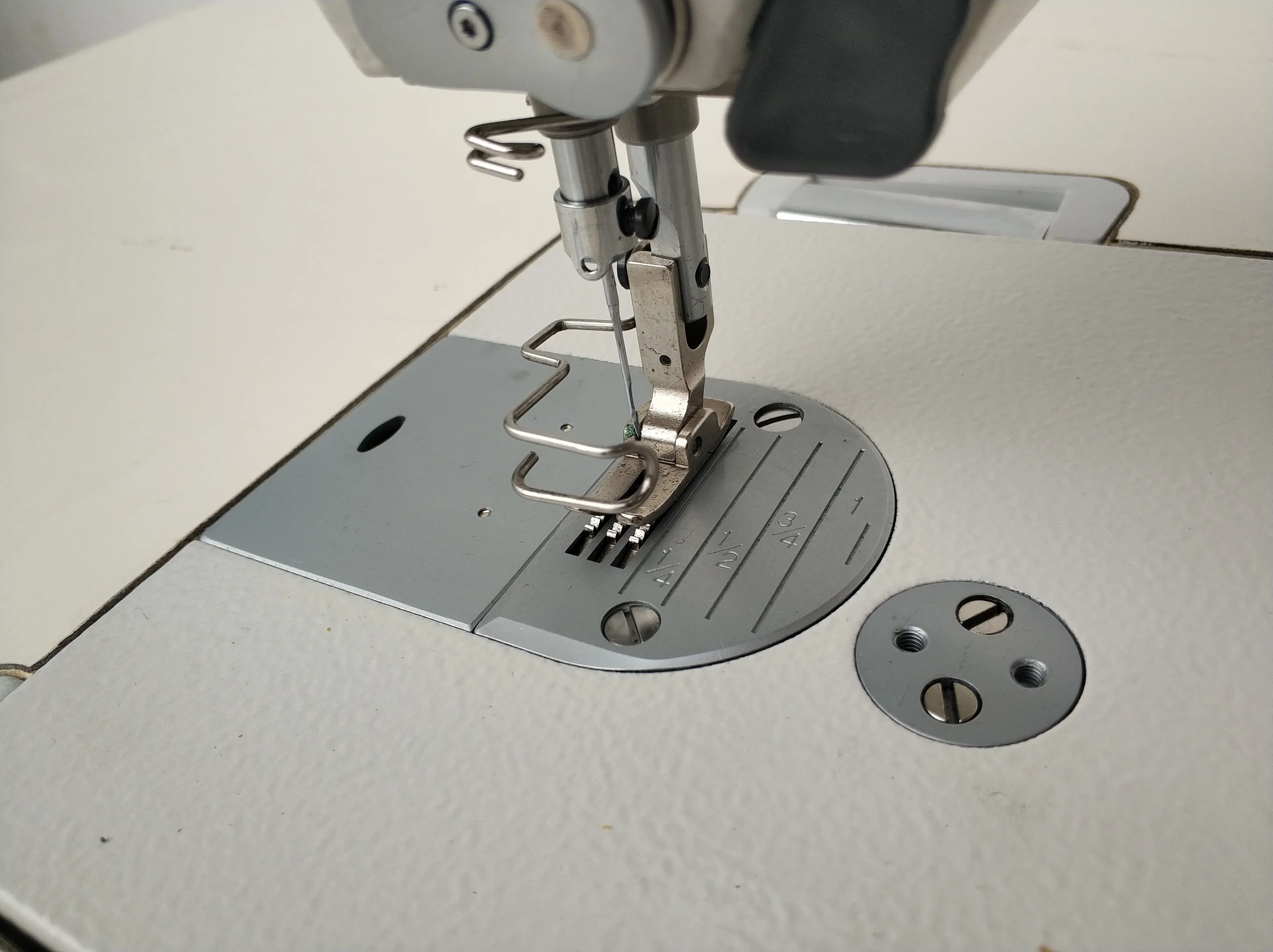 New industrial automatic computer drive sewing machine for Thick material OREN of China GUANGDONG