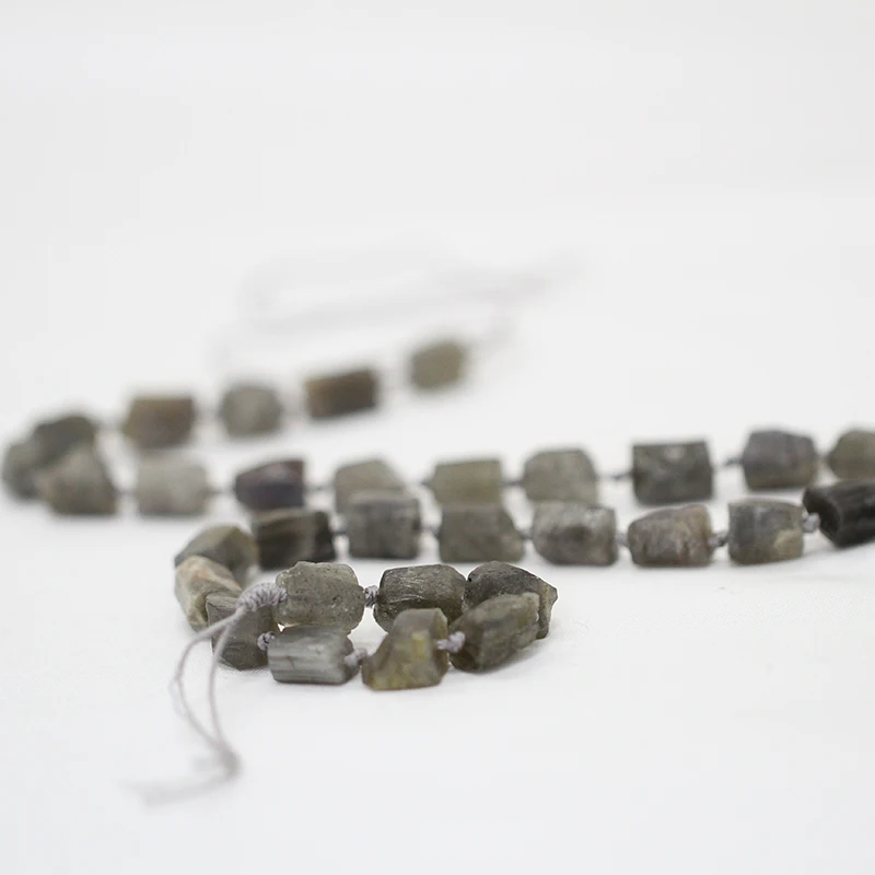 Precious stone beads