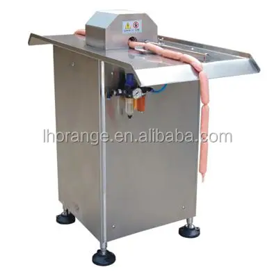 Sausage tying machine