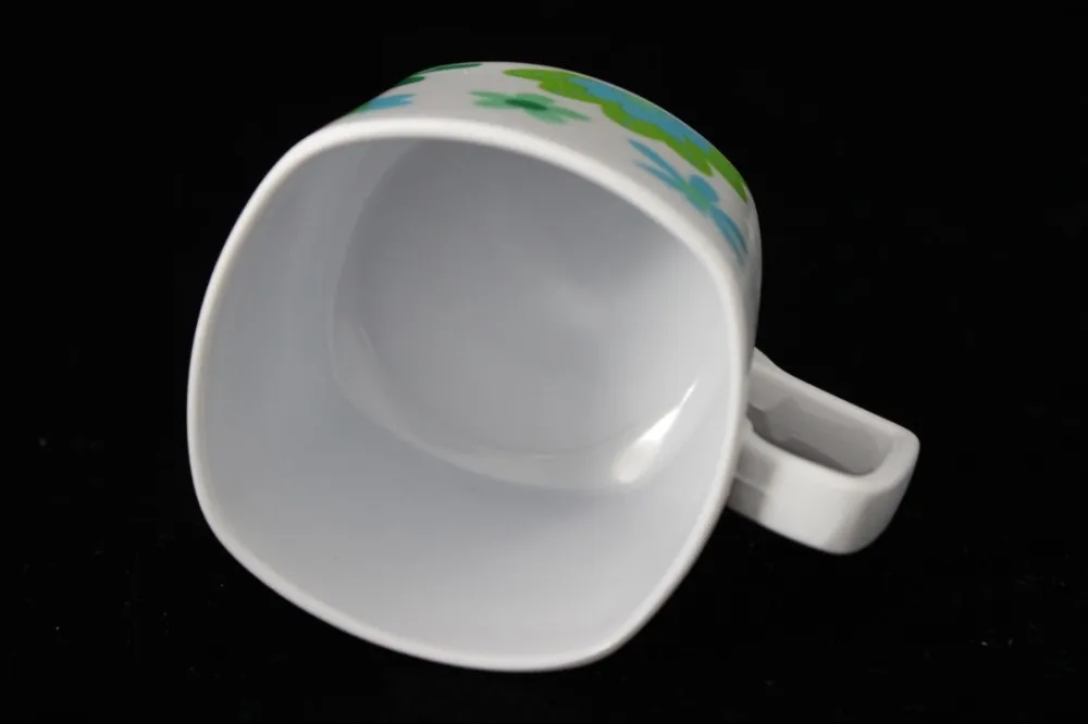 Flower-shaped Melamine cup