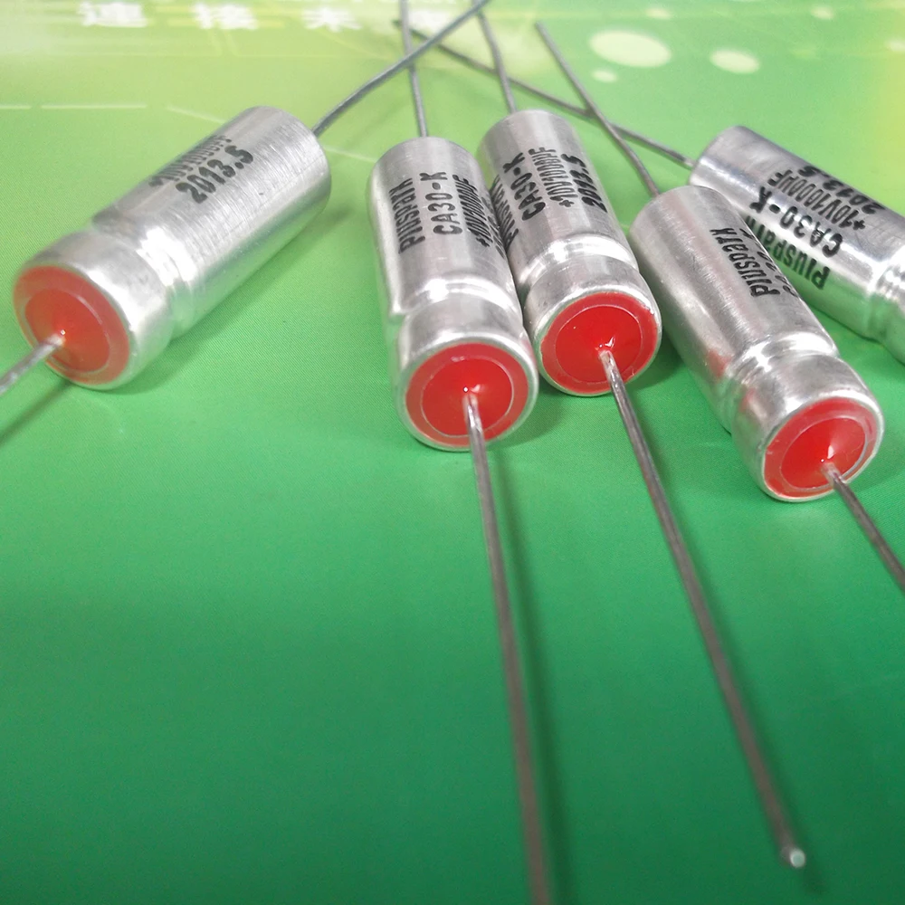 AXIAL//10UF 25 V Condensatore assiale