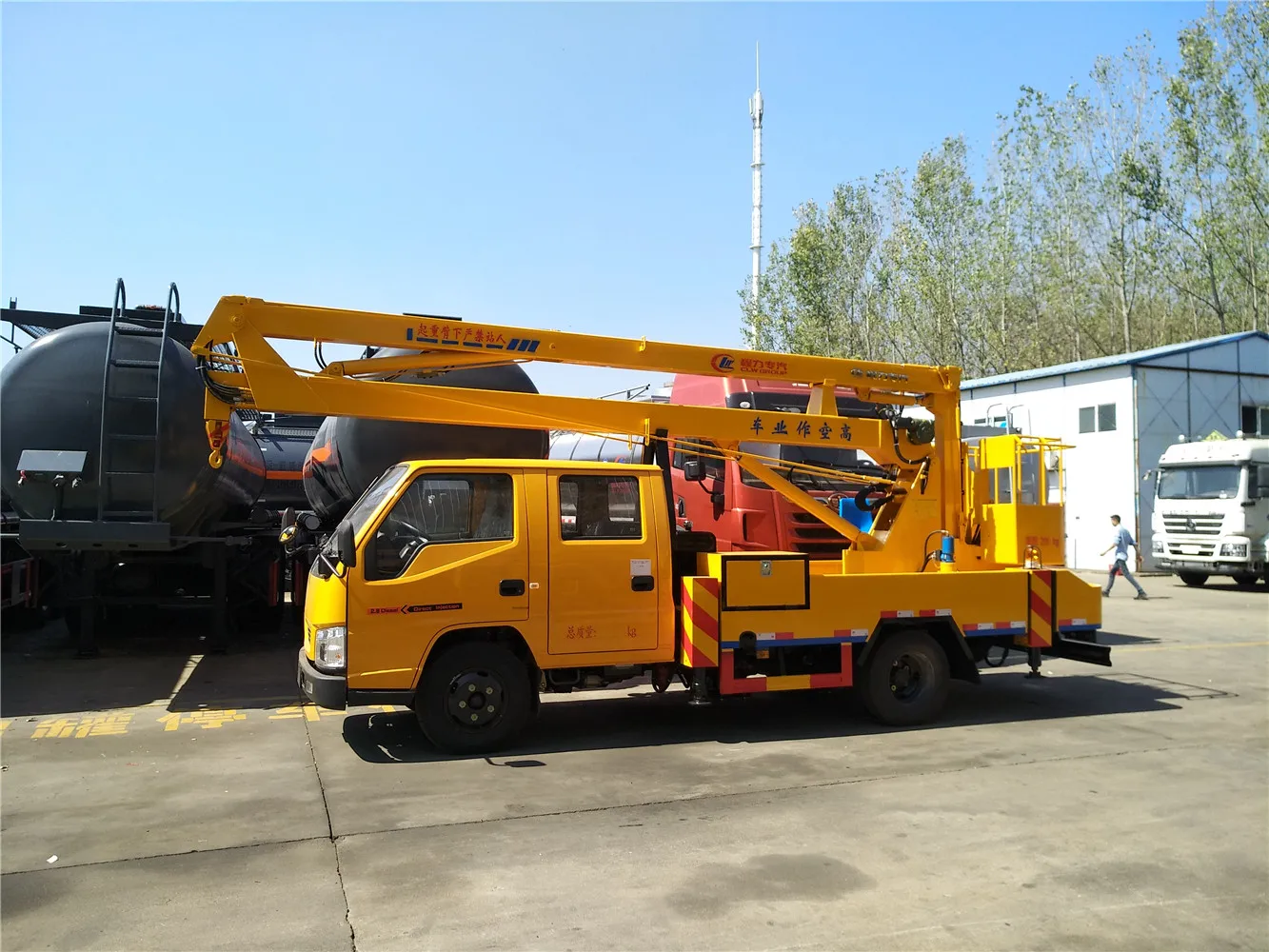 Japan Brand Customised 10m-22m Cherry Picker Truck - Buy Cherry Picker