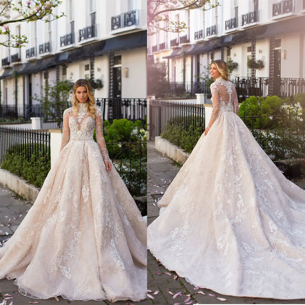 bridal tail gown