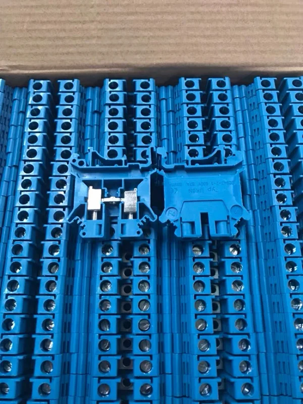 4mm2 Din Rail Terminal Block Screw Mounted 800v Blue Uk5n Buy