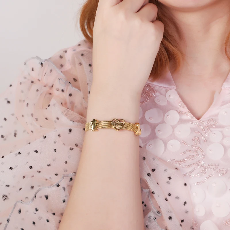 Wholesale Price Simple And Fashionable Best Selling Love Pattern Charming Turkish Style Bracelet For Girls
