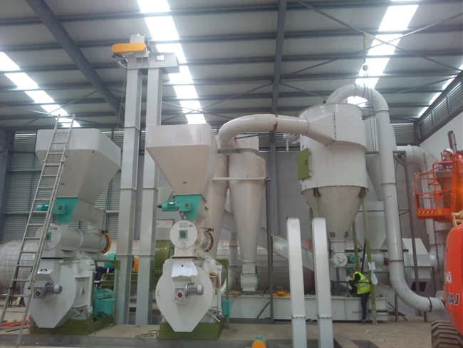 Wood pallet/Woodchips/Paper Pulp/Biomass Pellet Machine Granulator 