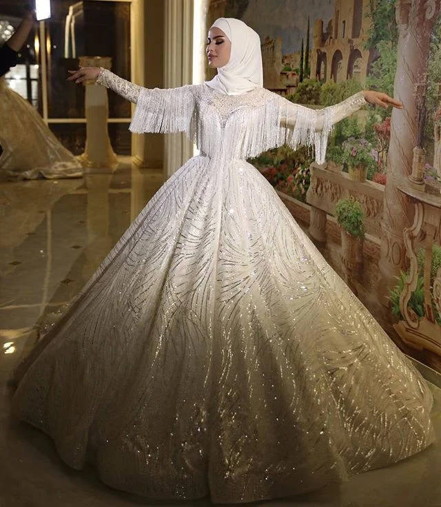 Сколько стоит мусульманский. Мусульманские Свадебные платья. Исламские платья невесты.