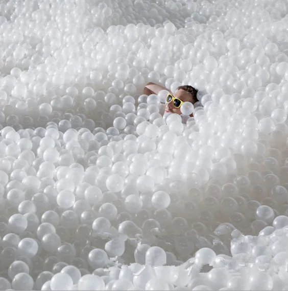 grey and white ball pit balls