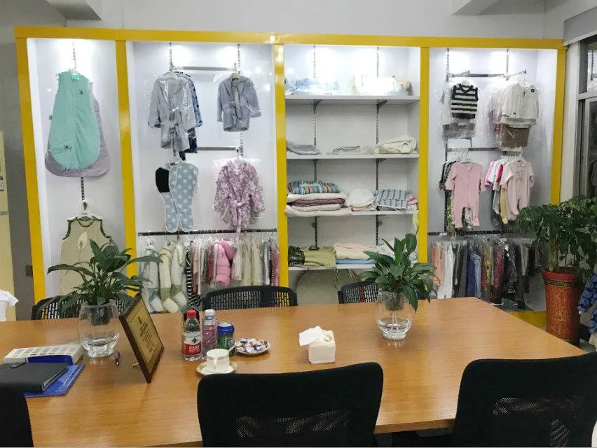 SAMPLE ROOM.jpg
