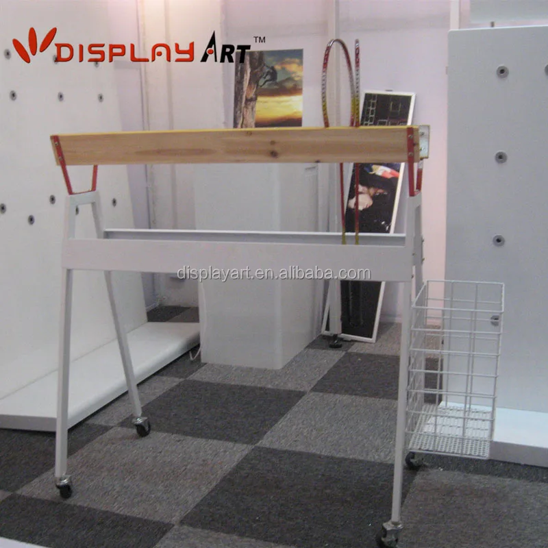 Metal And Wood Badminton Racket Tennis Racket Sport Display Rack For