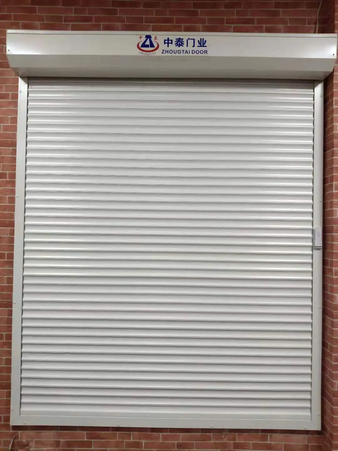 45mm White 1200mm Width and 1600mm Height Aluminum With Polyurethane Material Roller Shutter Windows Ready to Ship