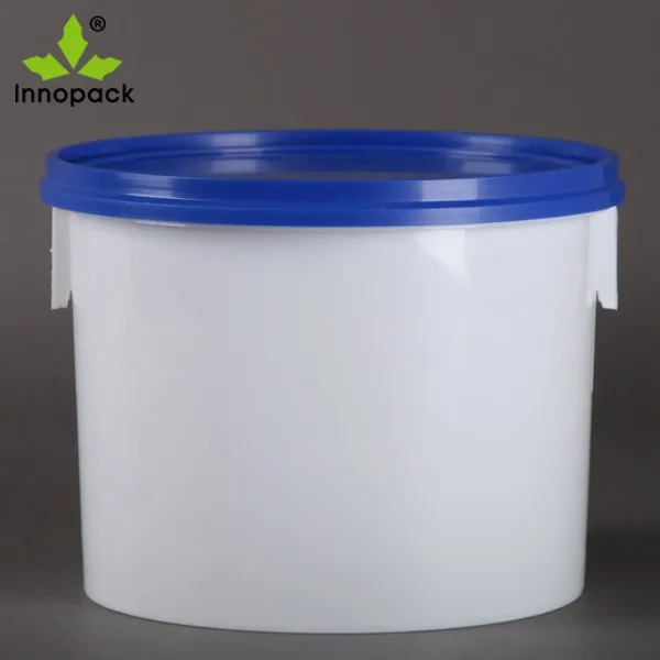 empty bucket with lid