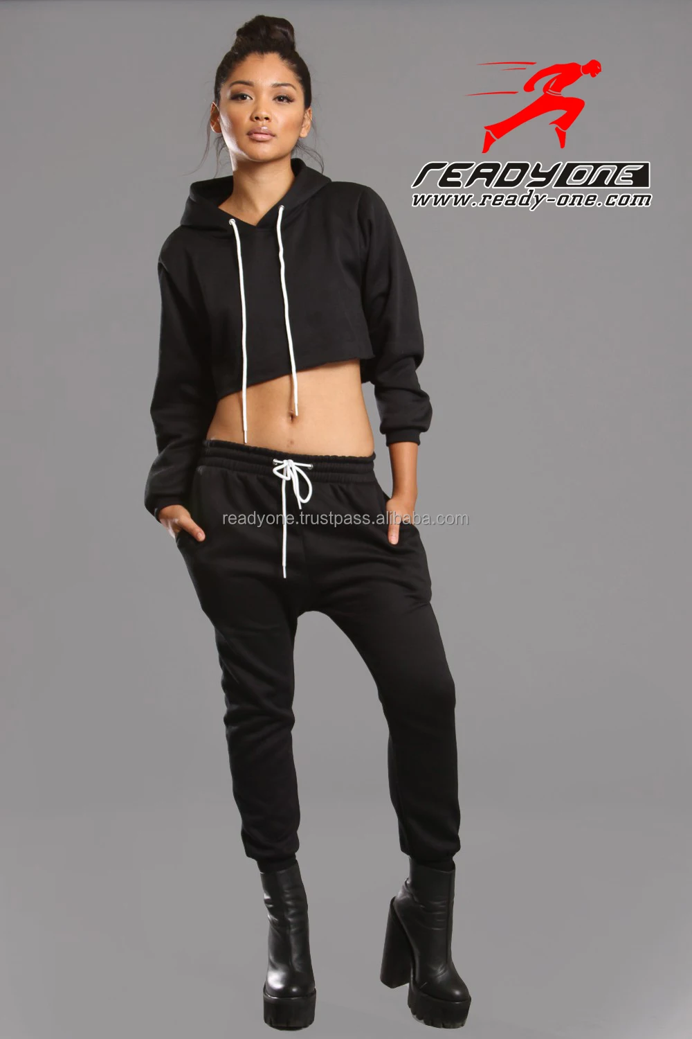 ensemble jogging crop top
