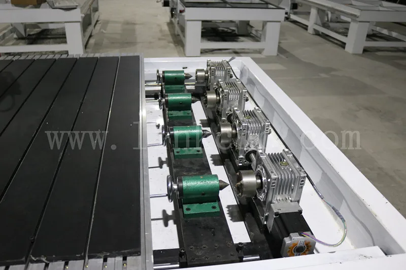 1520 Multi head 4 Axis 3d wood cnc router / cnc router machine with four heads