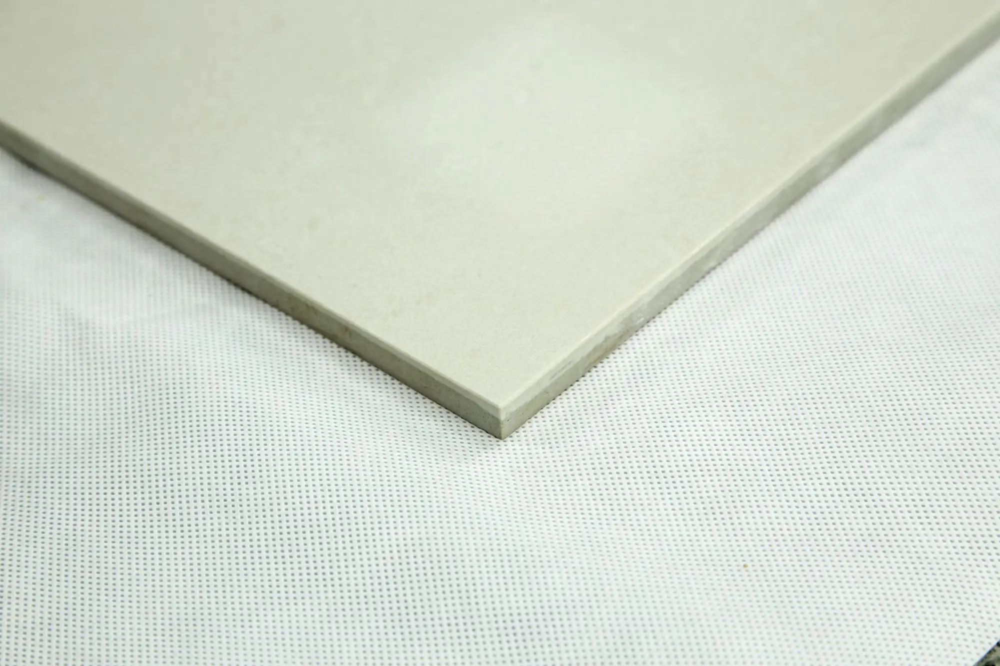 white porcelain floor tiles