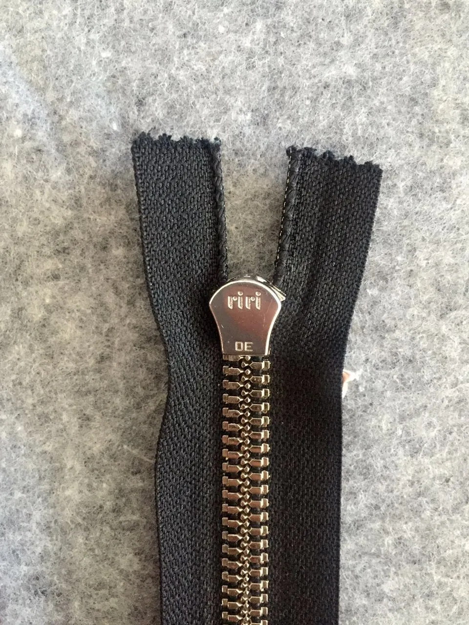 6mm Zinc Alloy Riri Metal Zippersilver Teeth Riri Zipper + Flach Buy