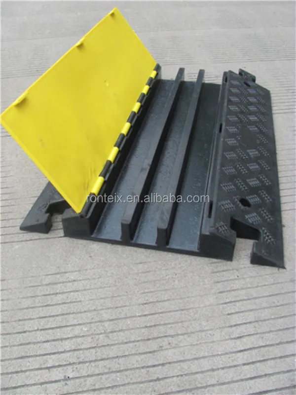 3 channels rubber cable protector