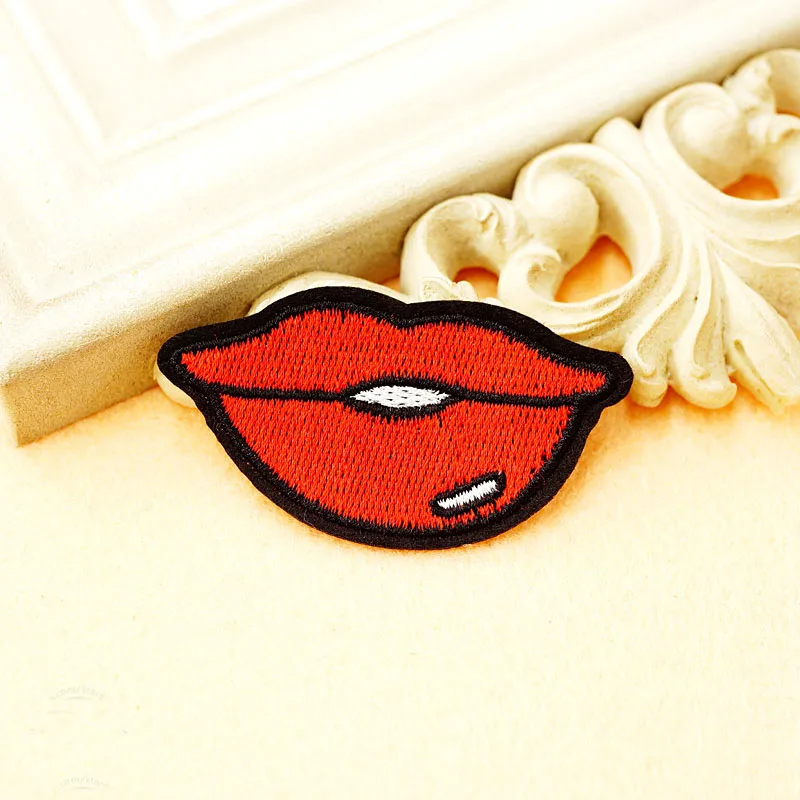 Hot Sale Lips Kiss Lipstick Ironing Badges Embroidery Patches (4).jpg