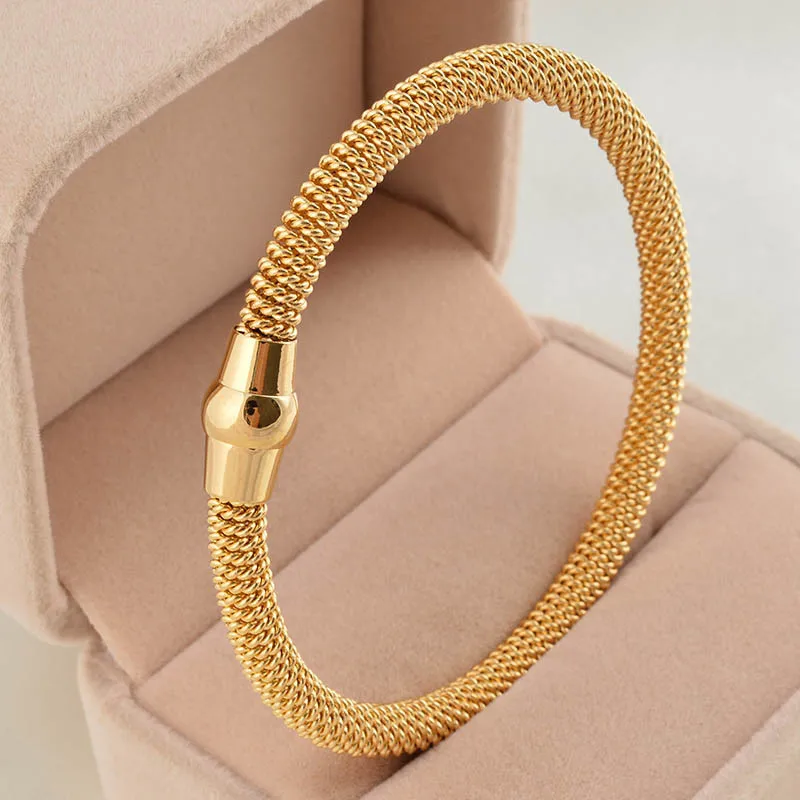Золотистая браслет. Stainless Steel золотой браслет. Модные золотые браслеты. Необычные золотые браслеты. Жесткий браслет.