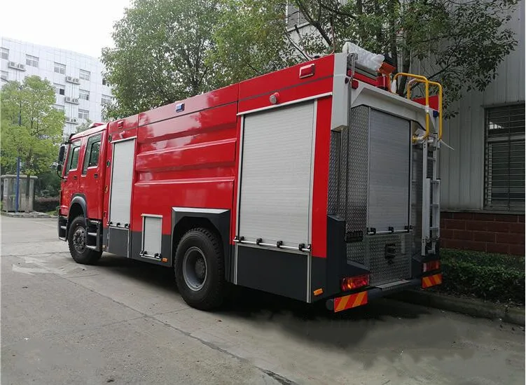 中国重汽 howo    cbm 水消防车