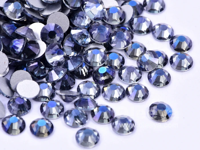 Hot Selling Quality Bling 2028 Foil Flat Back Crystal in Bulk Ghostpurple Glass Non Hotfix Rhinestone for Bikini Decoration