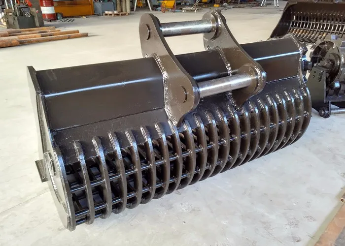 High Performance Wide Skeleton Sieve Bucket for Komatsu PC200 Excavator - 20 Ton Capacity, 1.55m³ Volume, Q345/Q460/NM360/NM400/WH60/Hardox400