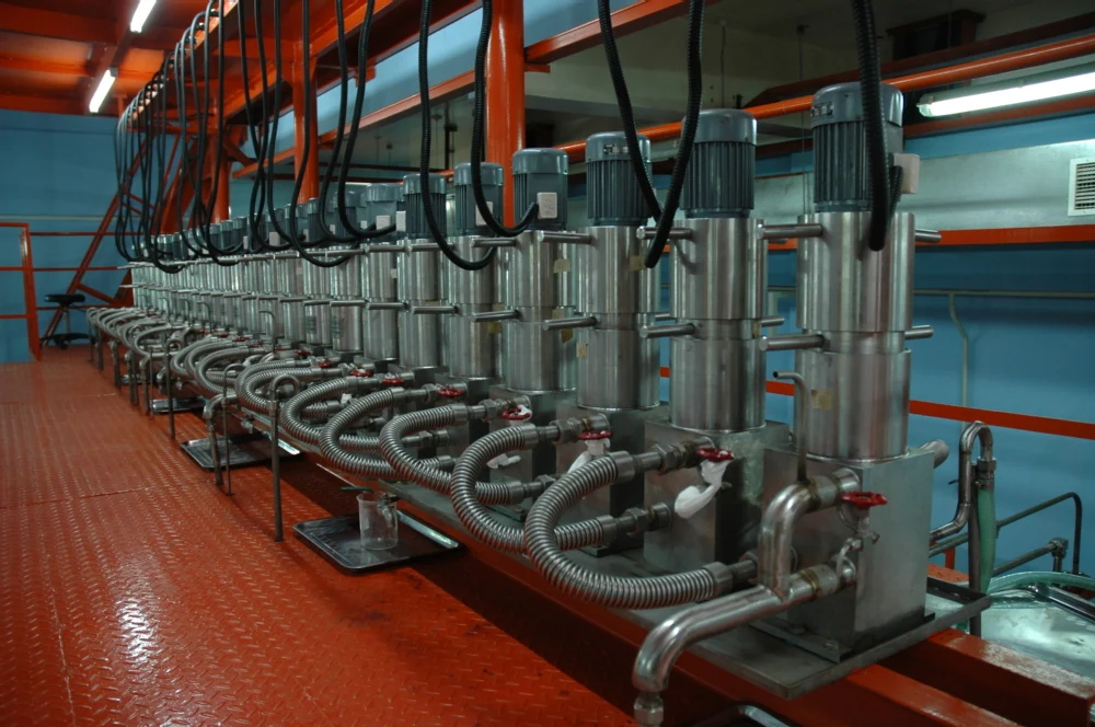 Supercritical extraction machine