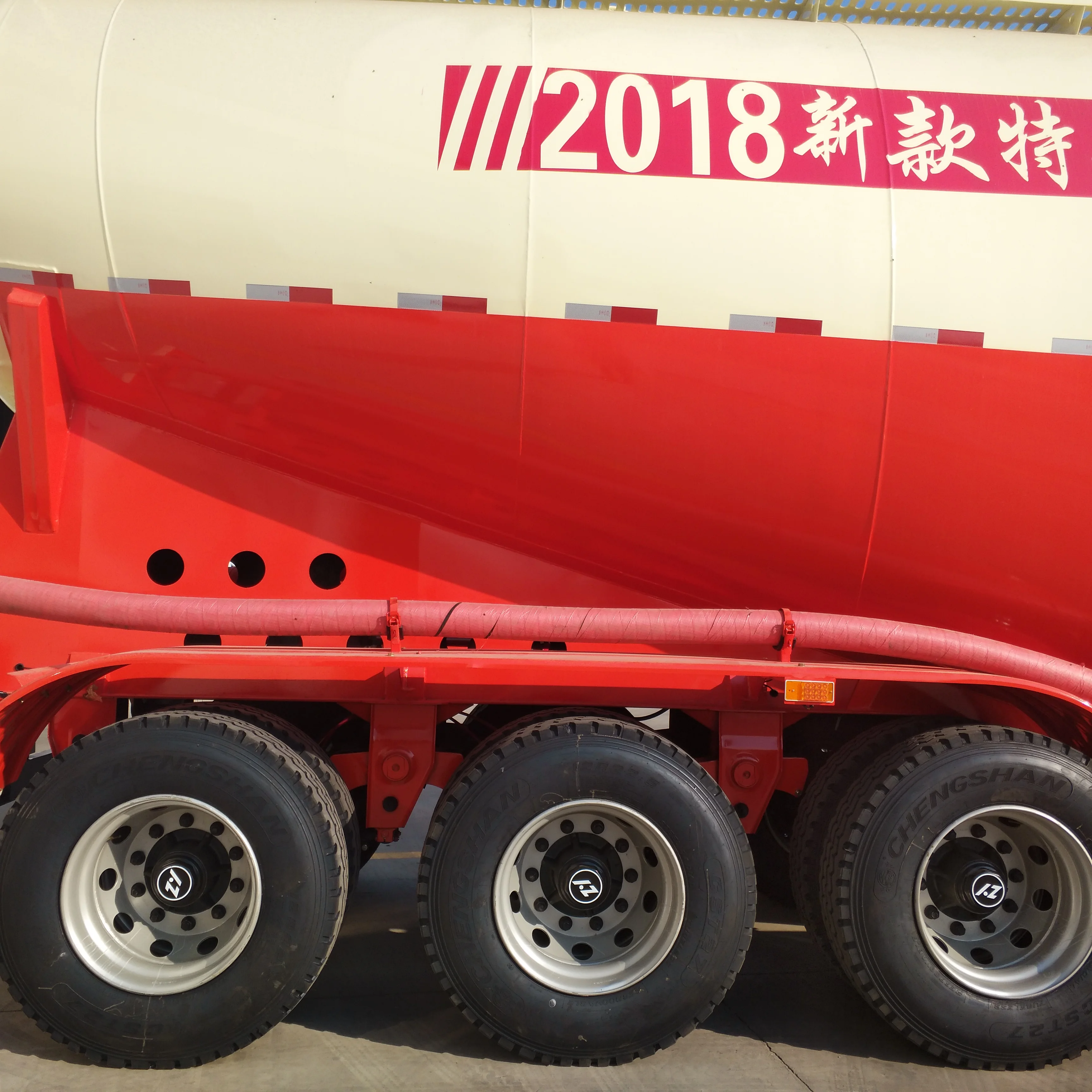 Heavy Duty Tri-axles 50T Bulk Cement Tanker Trailer for Sale