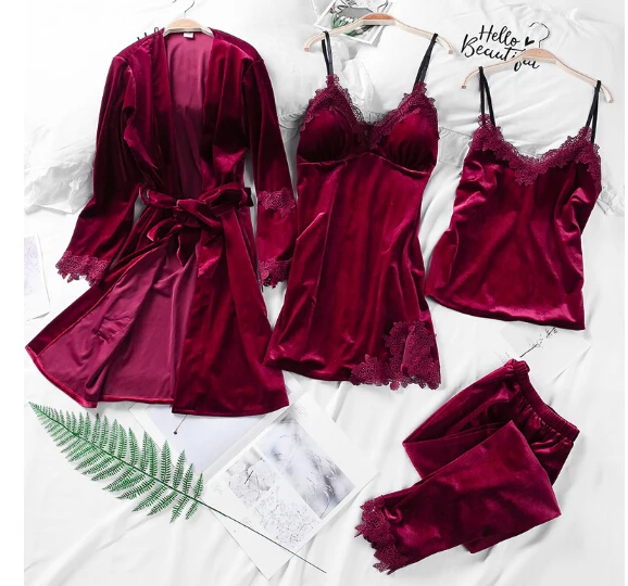 ropa interior de terciopelo