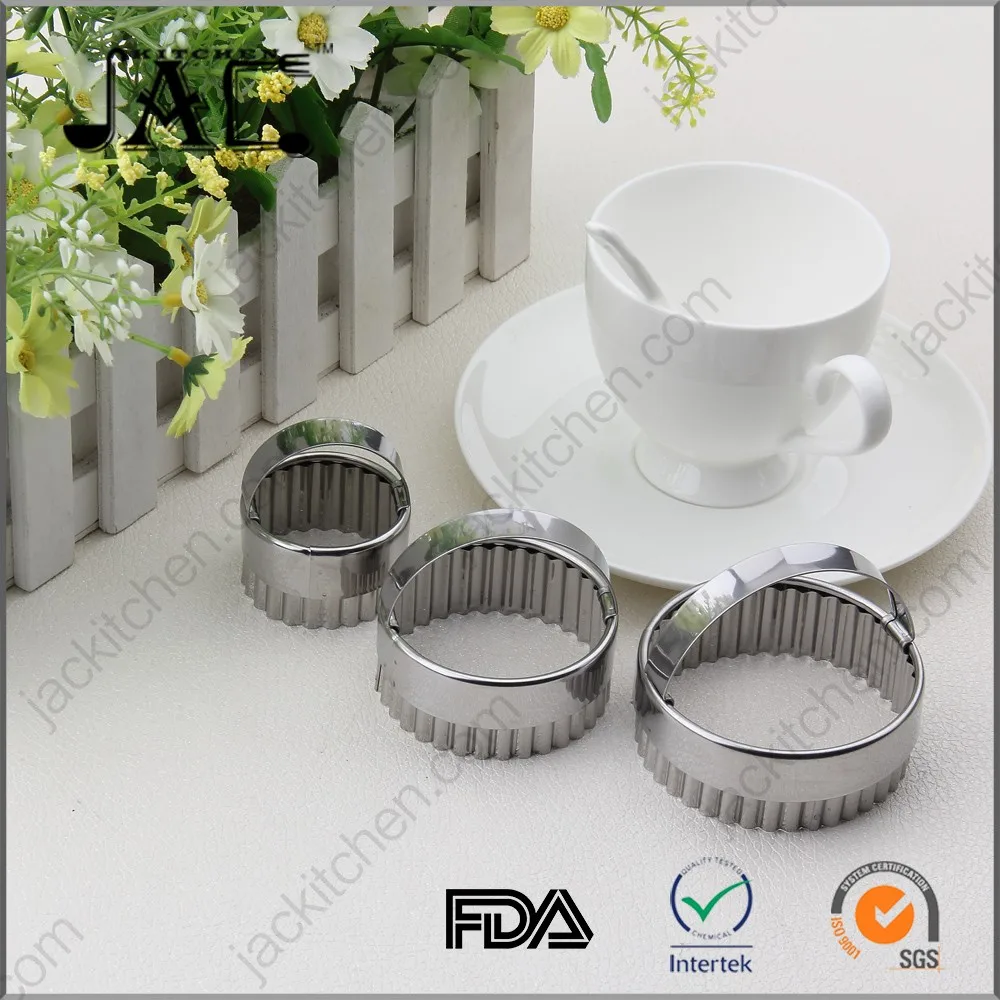 Stainless Steel Round Biscuit Cutter with Fluted Edge