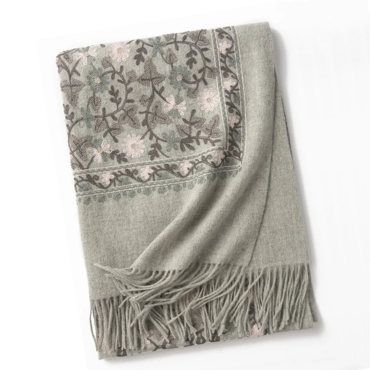 New Arrival Lady Paisley Embroidered Indian Pure Wool Shawls with Tassels