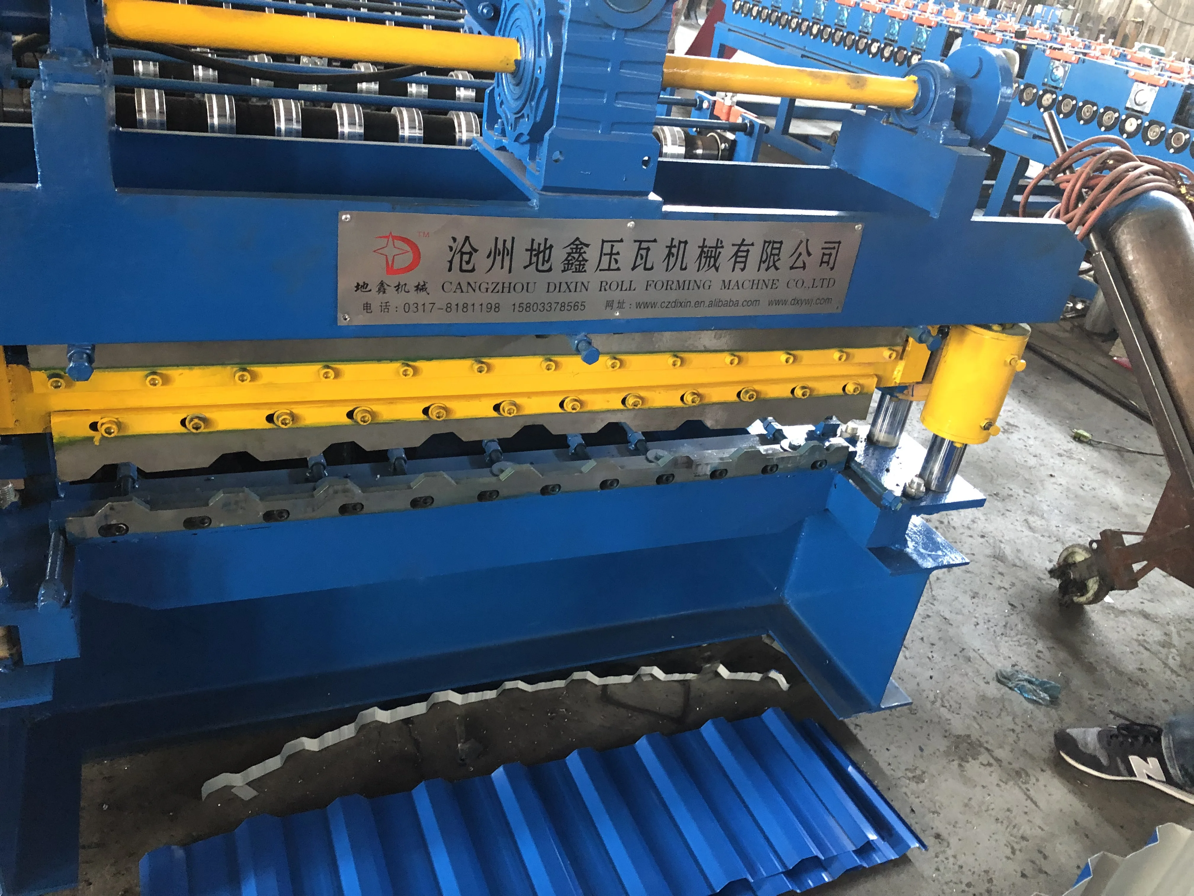 Professional Low Price double layer roof roll forming machine Tile pressing forning machine