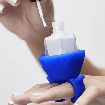 Wearable Nail Polish Holder Decorative With 2 Finger Ring Wearable Nail Polish Holder Decorative With 2 Finger Ring