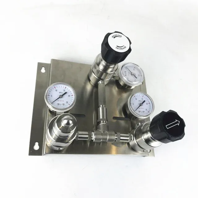 Automatic switching device pressure regulator