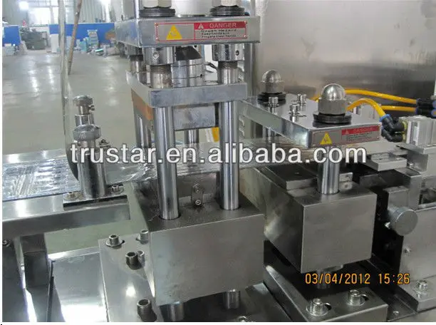 heat sealing station