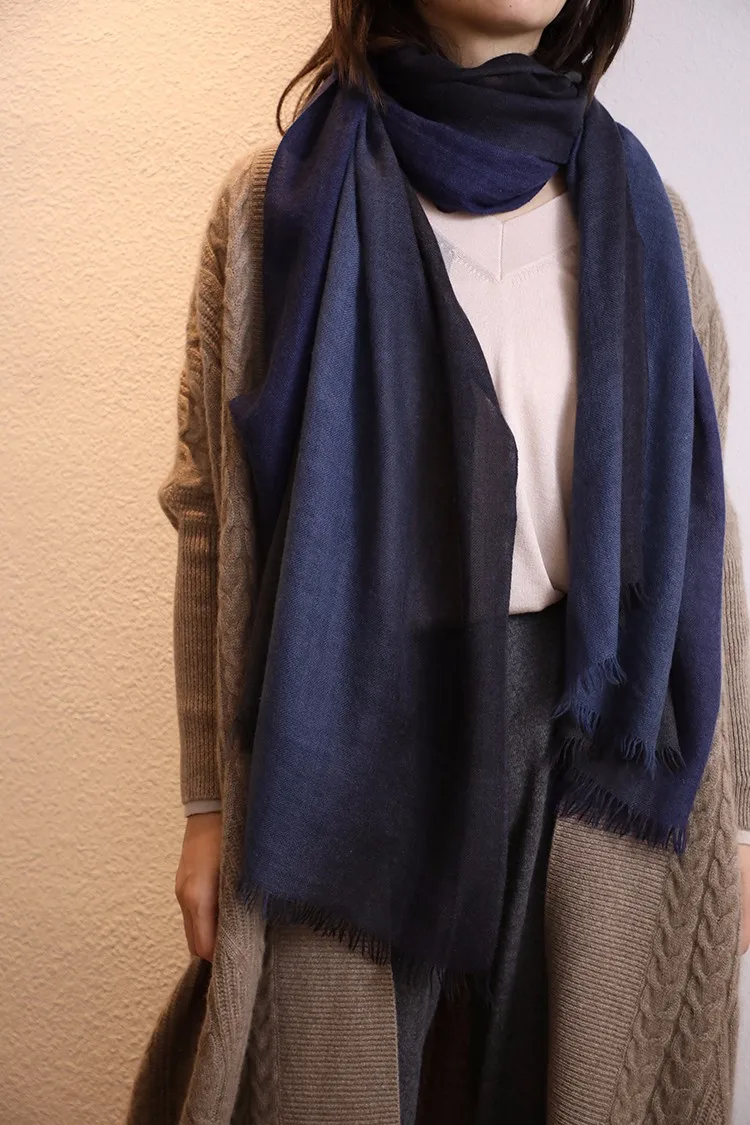 hotsale 意大利纱线定制渐变蓝色 100% 纯女性羊绒披肩围巾