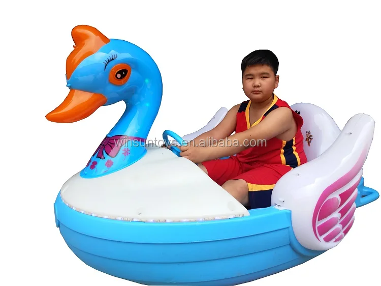 Top Rated Amusement Park Plastic Water Bumper Boats,Electric Boat With