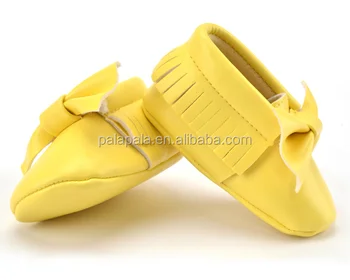 sapato bebe amarelo