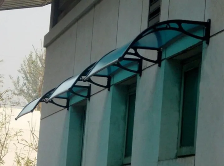 Козырьки над окнами из поликарбоната фото