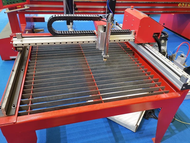 220 Voltage mini table plasma cutter CNC plasma cutting machine