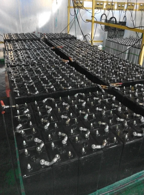 Rechargeable traction battery prices