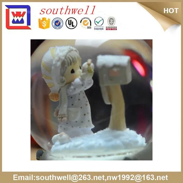 2016 Christmas Custom Polyresin Snow Globe - Buy Polyresin Snow Globe