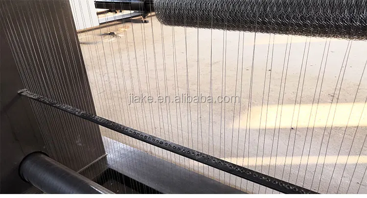 Fully automatic hexagonal wire mesh making machine