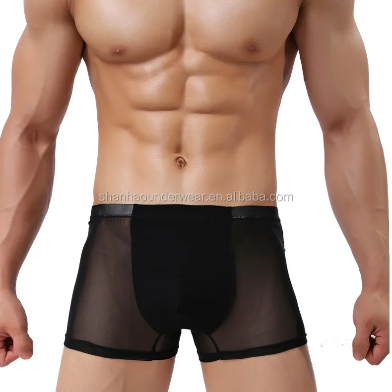 hombres en calzoncillos transparentes