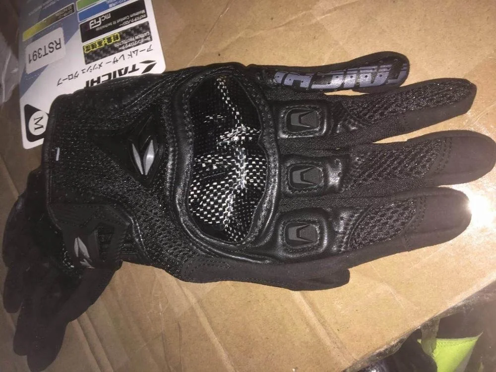 gloves02.jpg