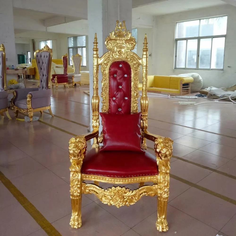 Golden throne. Королевский трон золотой. Трон Тамерлана. Одеонплатц Золотая трон. Трон короля хиатусов.