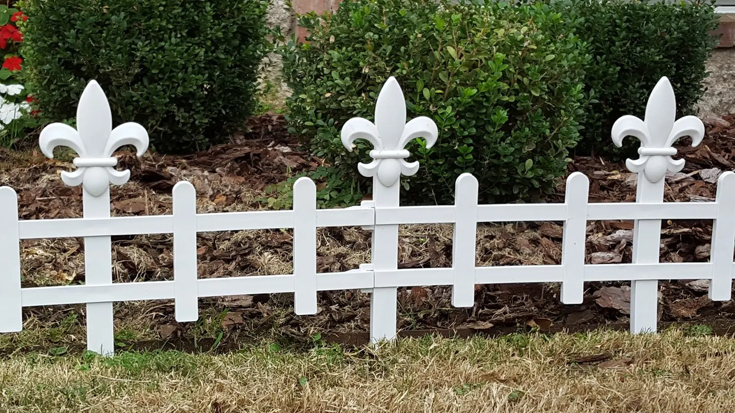 Changing Scapes - Decorative Landscape Fence Panels with Interchangeable Toppers (Flor-de-lis)